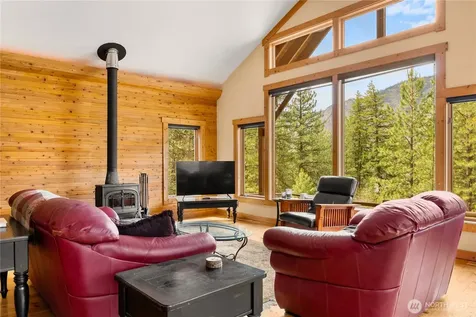 32 Cassal Road Winthrop WA 98862