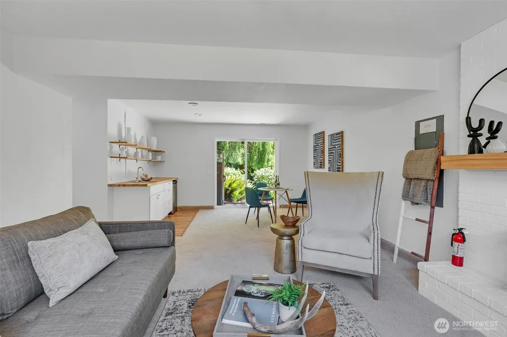 20042 12 Avenue NE Shoreline WA 98155
