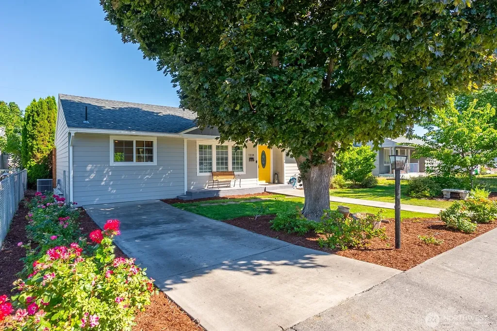 1238 D Street SW Ephrata WA 98823