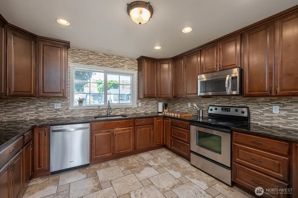1238 D Street SW Ephrata WA 98823