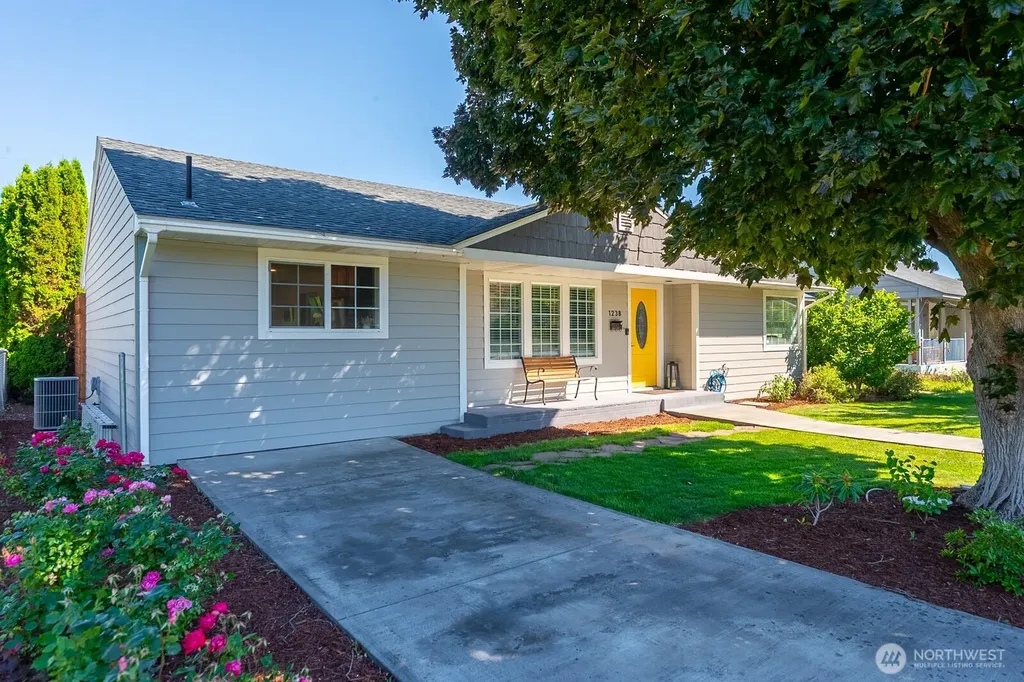 1238 D Street SW Ephrata WA 98823
