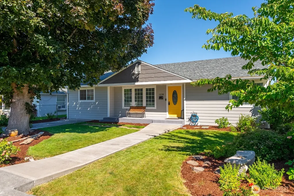 1238 D Street SW Ephrata WA 98823