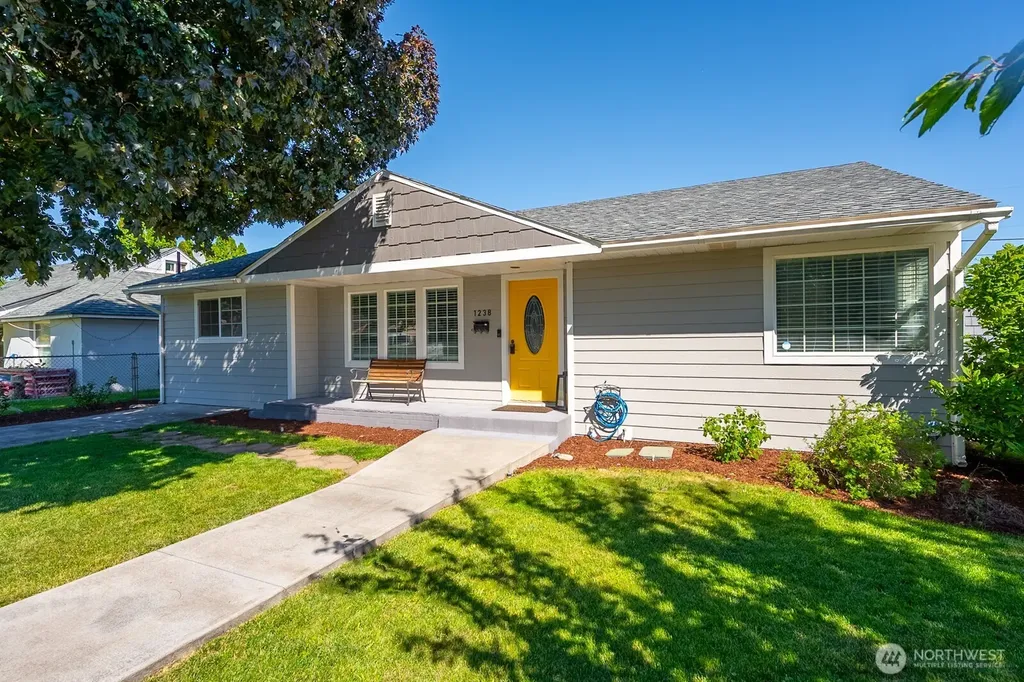 1238 D Street SW Ephrata WA 98823