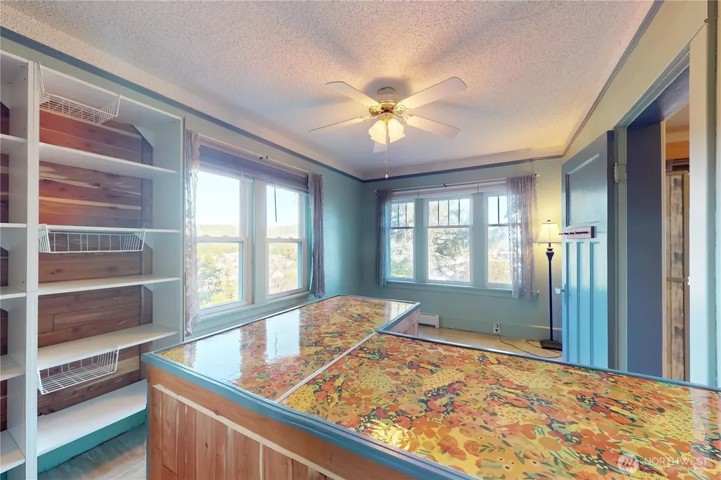 540 View Court Hoquiam WA 98550