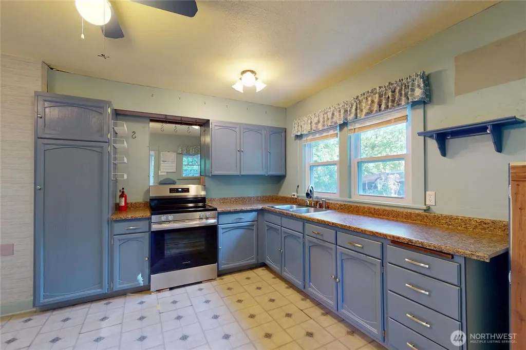 540 View Court Hoquiam WA 98550