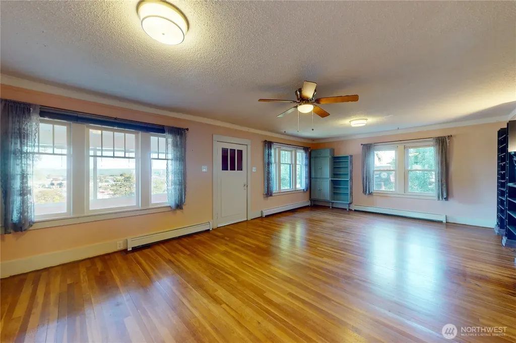 540 View Court Hoquiam WA 98550