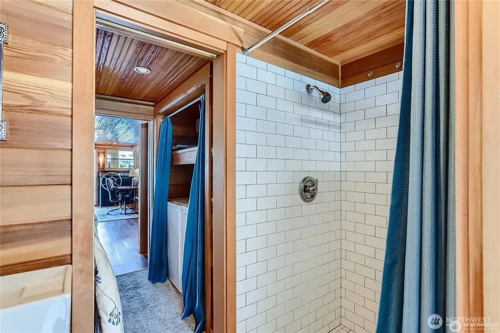 2706 Westlake Avenue N Seattle WA 98109