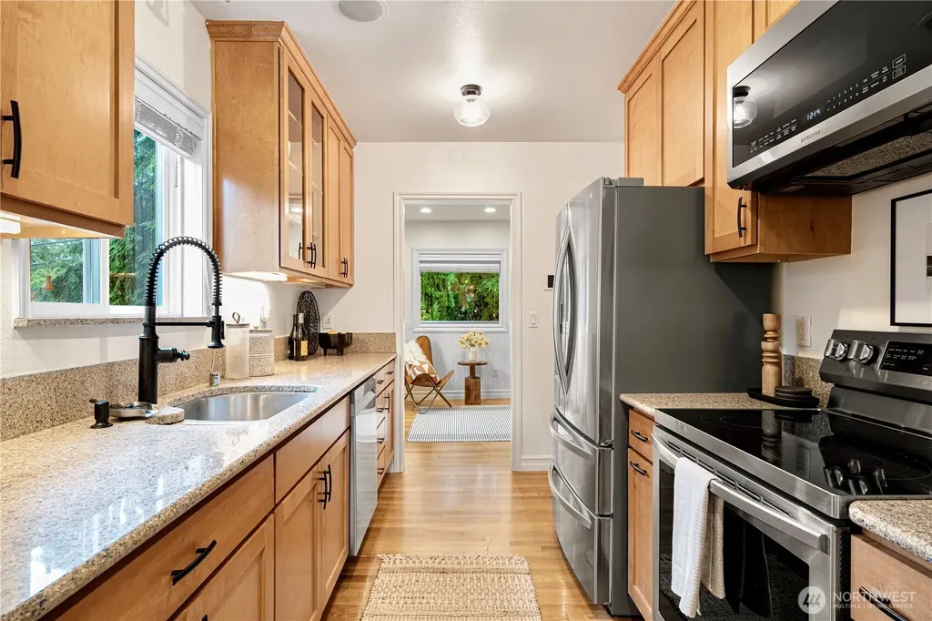 1528 NE 97th Street Seattle WA 98115