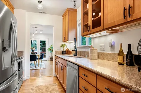 1528 NE 97th Street Seattle WA 98115