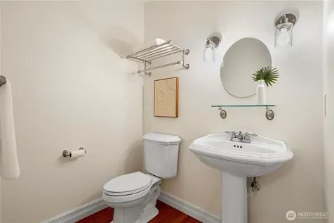 1528 NE 97th Street Seattle WA 98115
