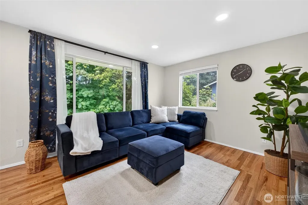 77 Hylebos Avenue Milton WA 98354