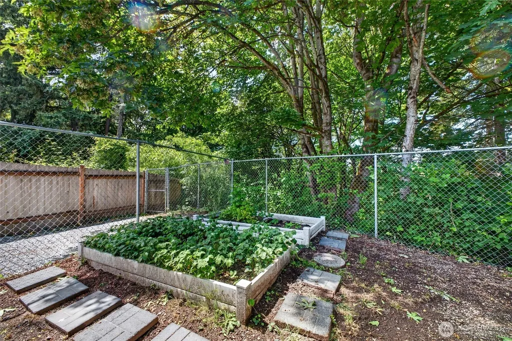 77 Hylebos Avenue Milton WA 98354