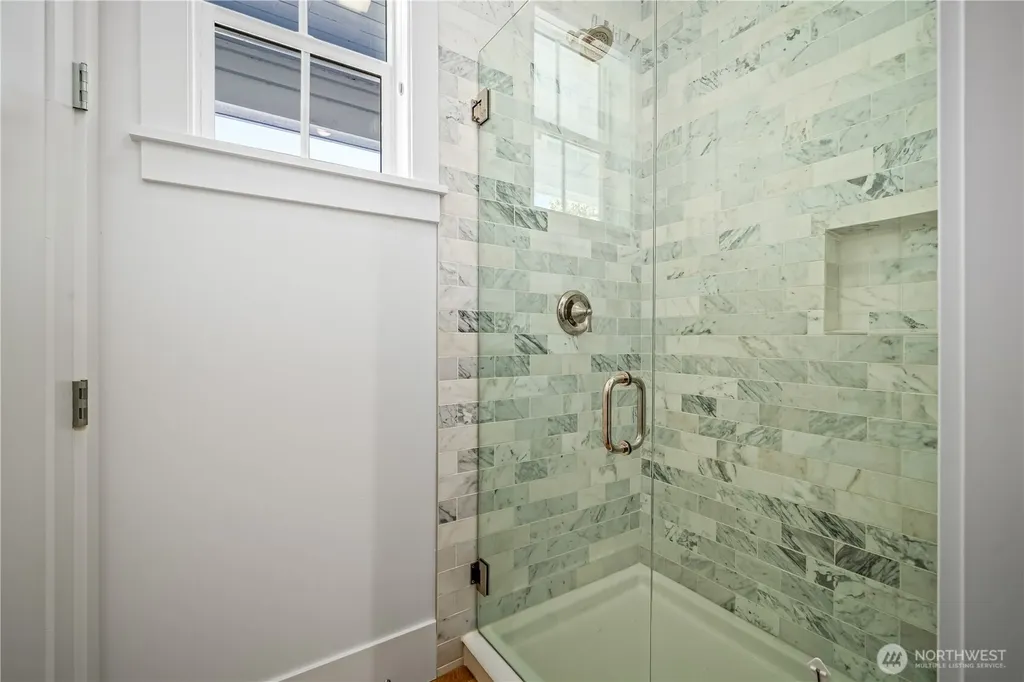 5027 48th Avenue NE Seattle WA 98105