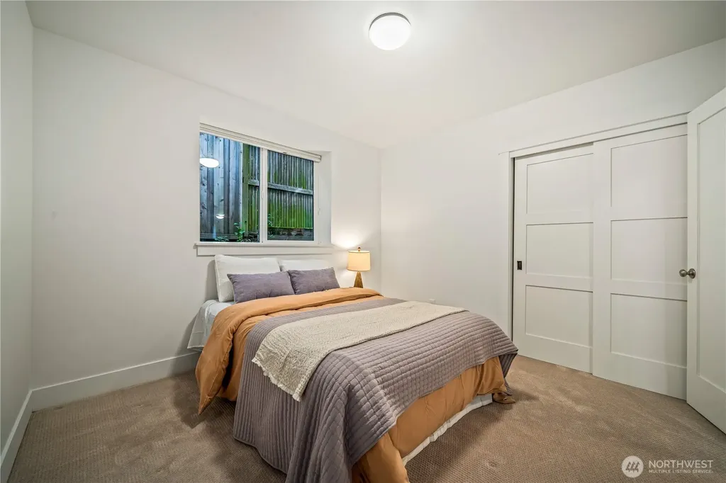 5027 48th Avenue NE Seattle WA 98105