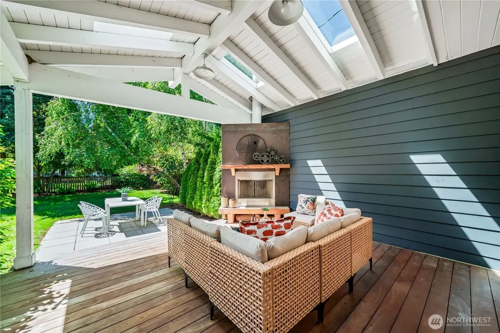 5027 48th Avenue NE Seattle WA 98105
