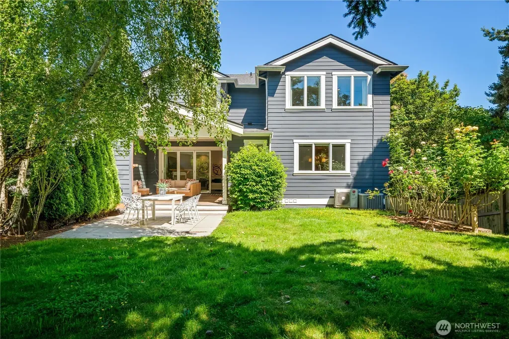 5027 48th Avenue NE Seattle WA 98105