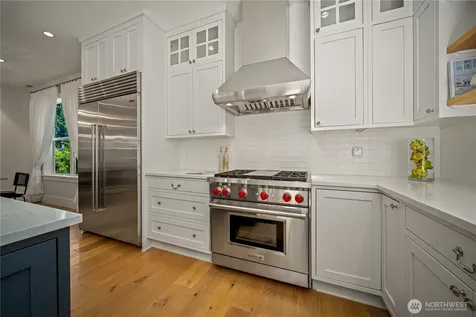5027 48th Avenue NE Seattle WA 98105