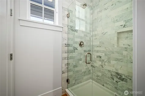 5027 48th Avenue NE Seattle WA 98105