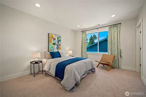 5027 48th Avenue NE Seattle WA 98105