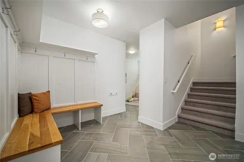 5027 48th Avenue NE Seattle WA 98105