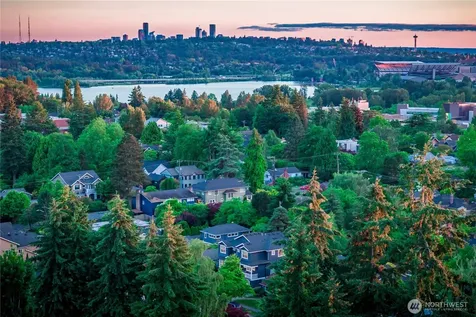 5027 48th Avenue NE Seattle WA 98105