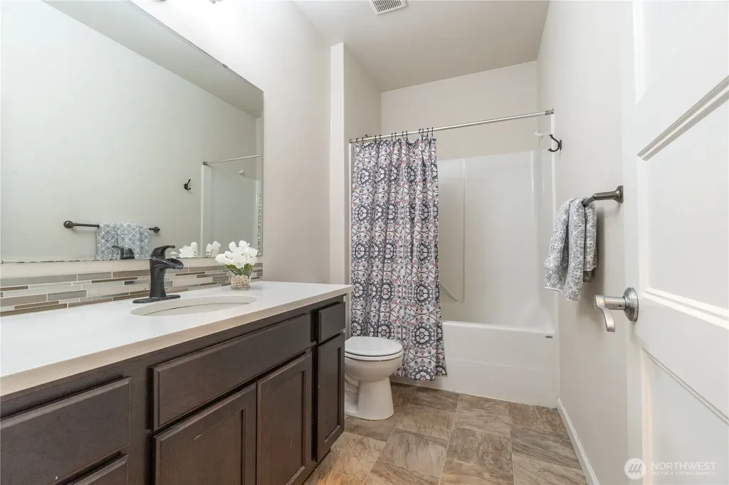 9639 6th Way SE Lacey WA 98513
