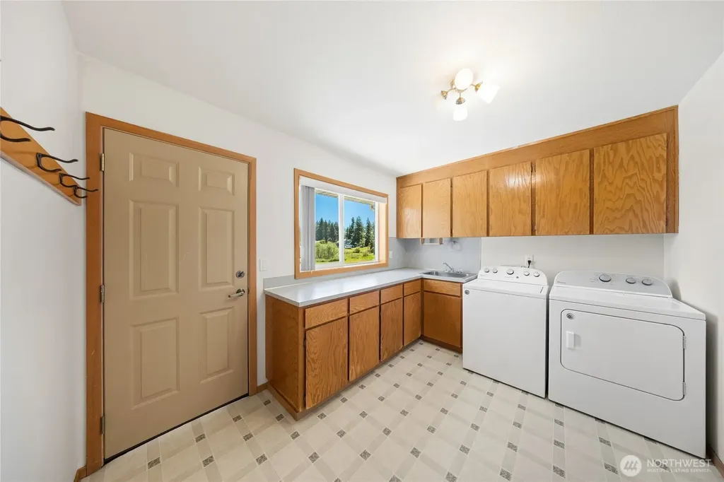 16026 Lawrence Place SE Yelm WA 98597