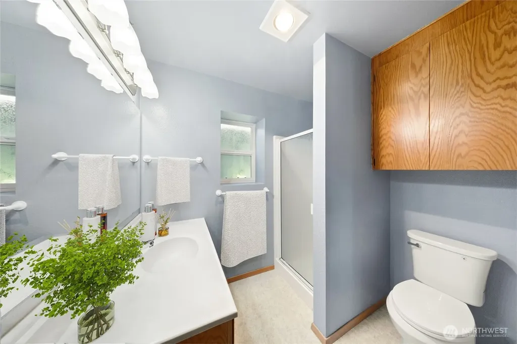 16026 Lawrence Place SE Yelm WA 98597
