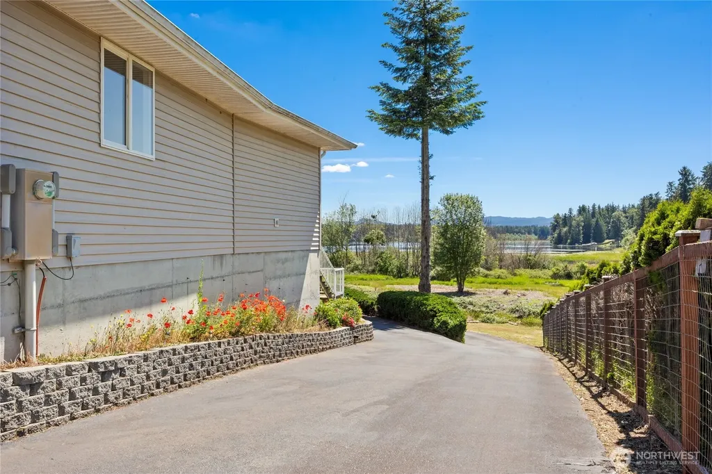 16026 Lawrence Place SE Yelm WA 98597