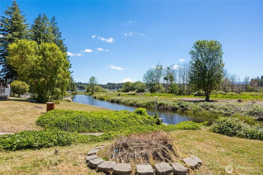 16026 Lawrence Place SE Yelm WA 98597
