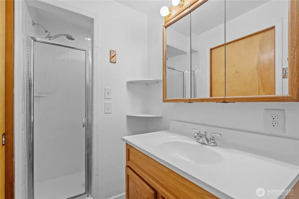 6712 53rd Street W University Place WA 98467