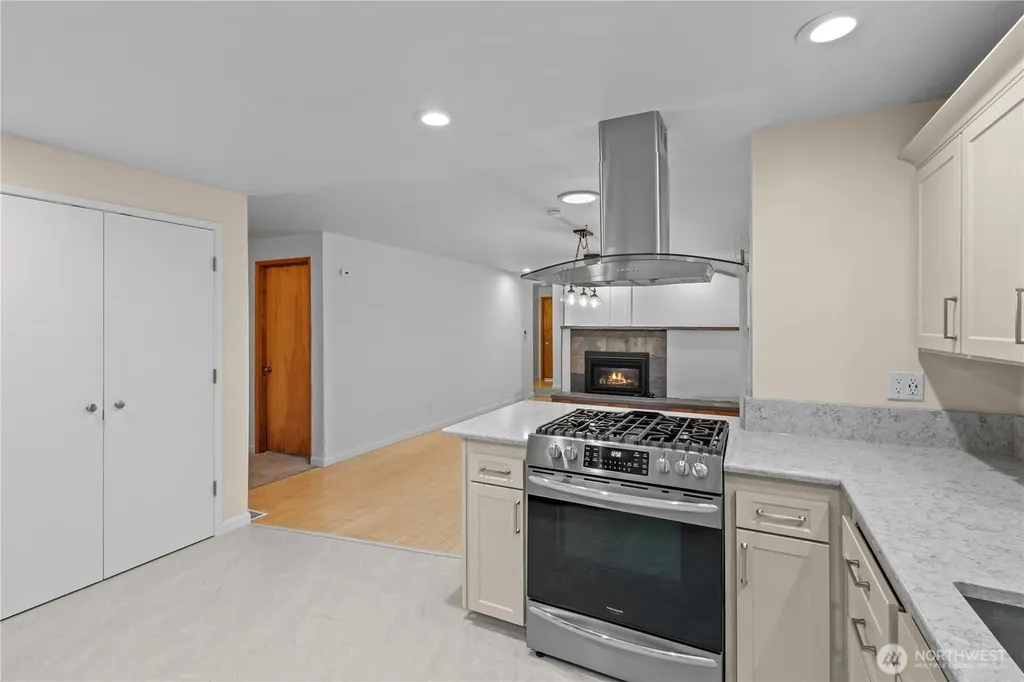 6712 53rd Street W University Place WA 98467