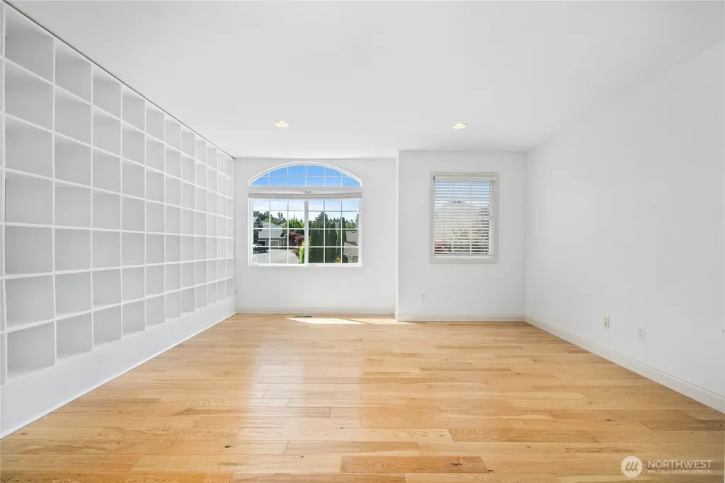 24312 E Main Drive Sammamish WA 98074