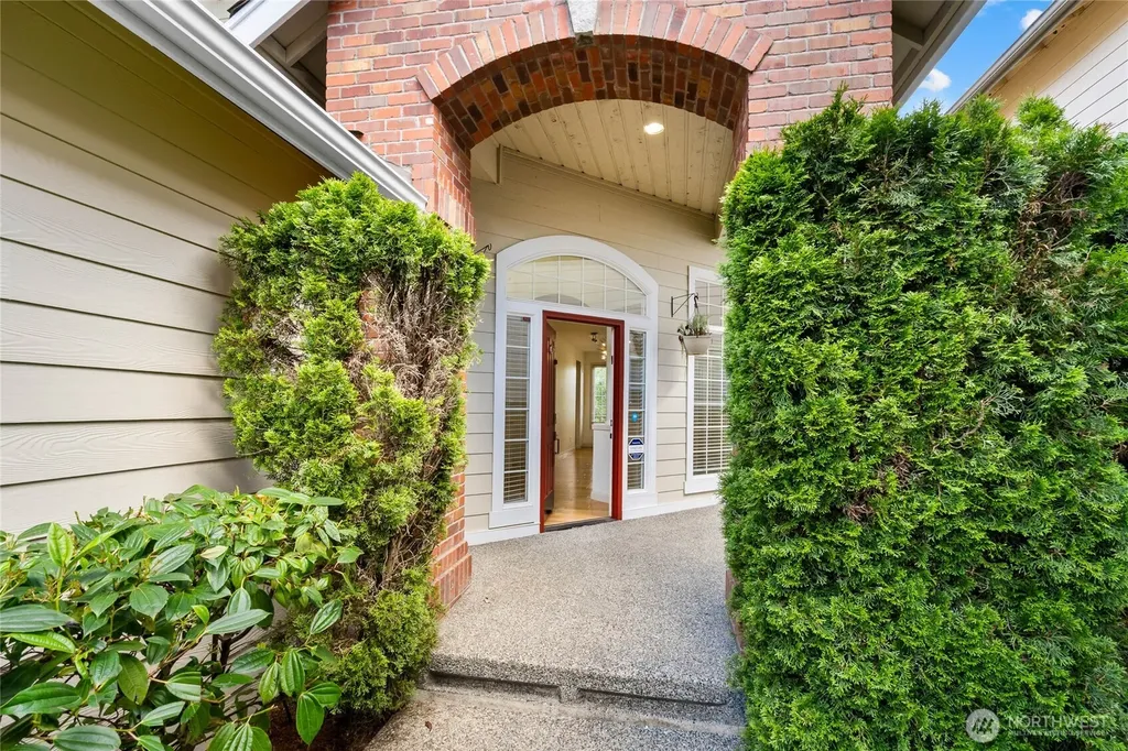24312 E Main Drive Sammamish WA 98074