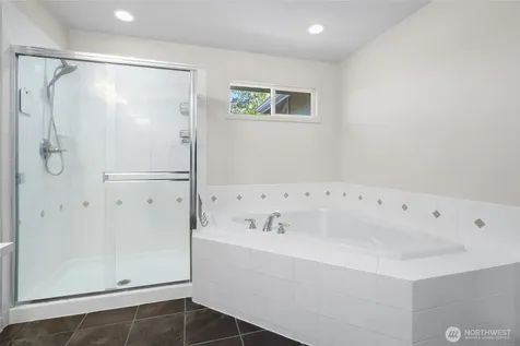 24312 E Main Drive Sammamish WA 98074