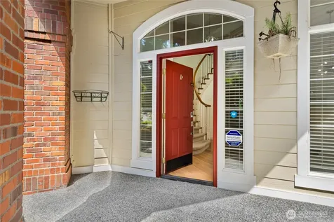24312 E Main Drive Sammamish WA 98074