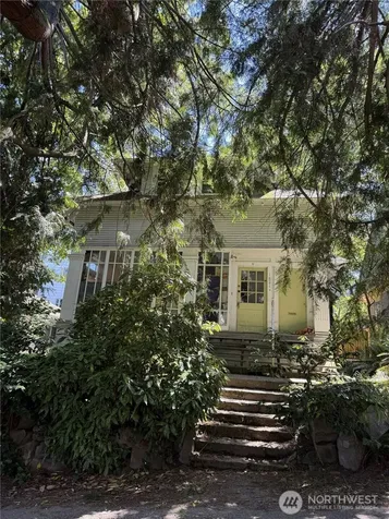 1821 E Howell Street Seattle WA 98122