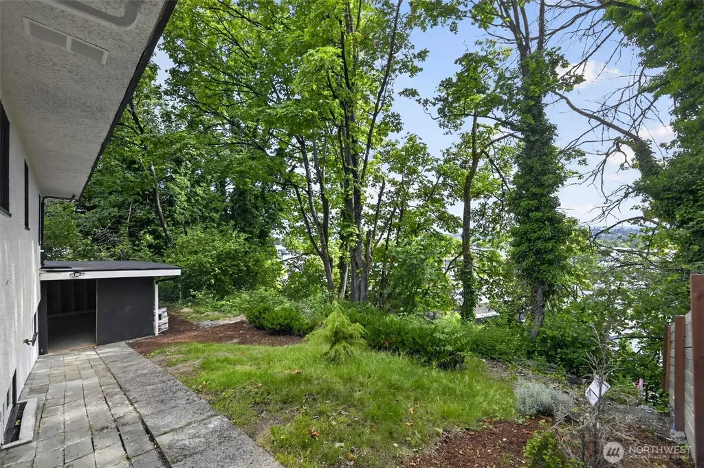 98 Hardie Avenue SW Renton WA 98057