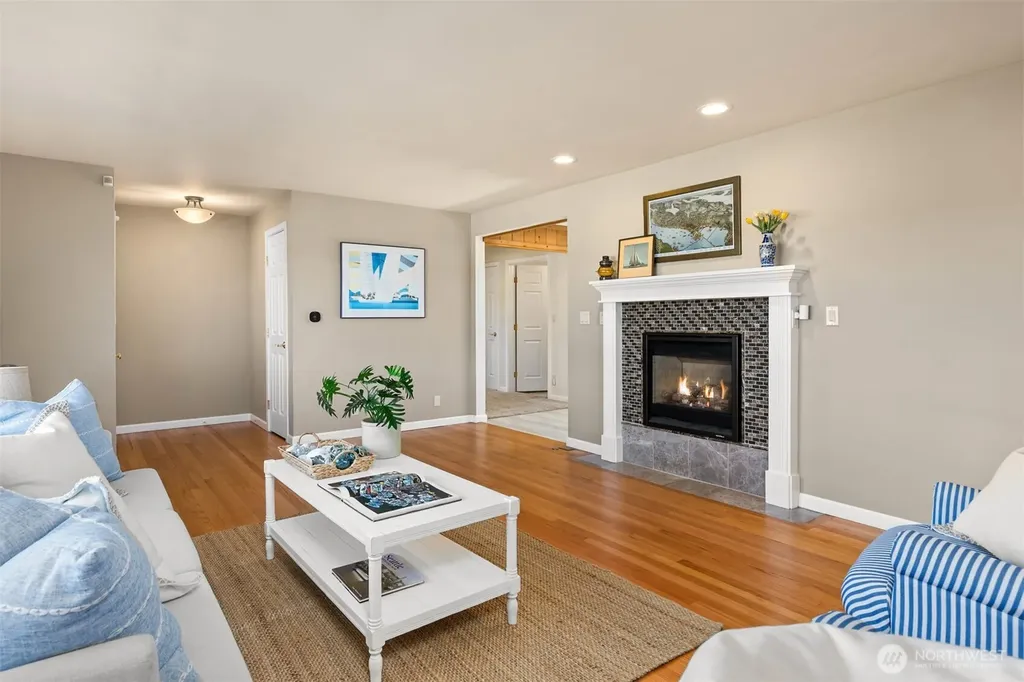 18420 Torgeson Avenue NE Poulsbo WA 98370