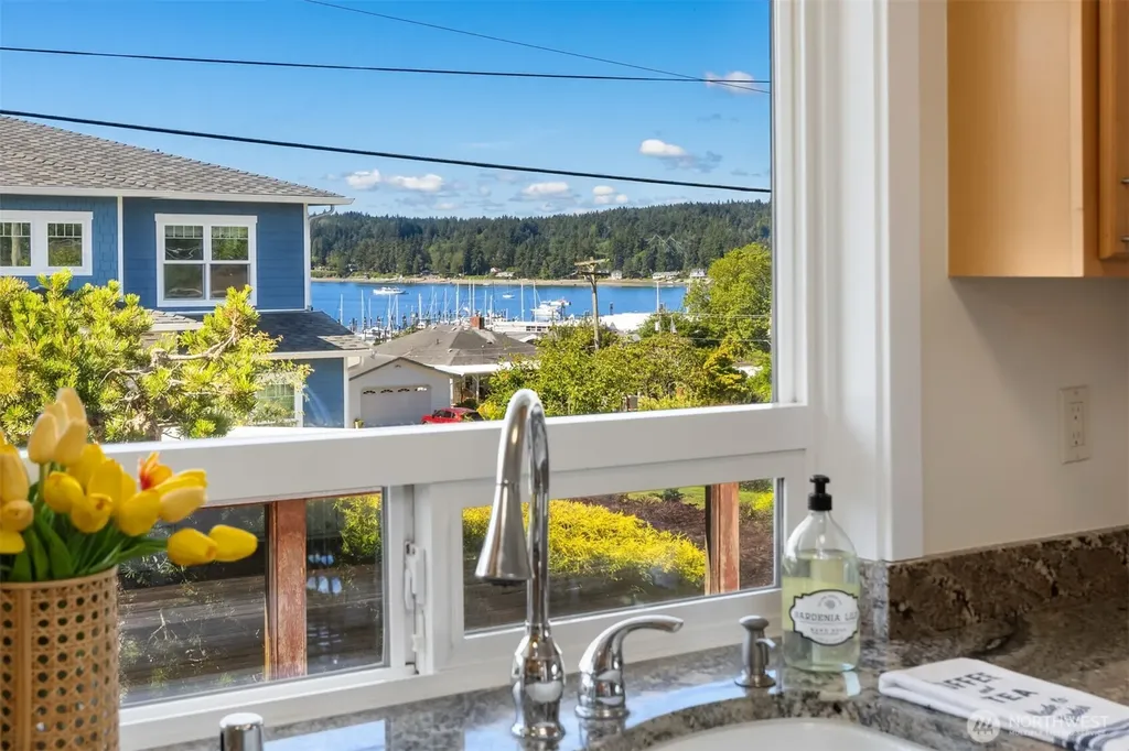 18420 Torgeson Avenue NE Poulsbo WA 98370
