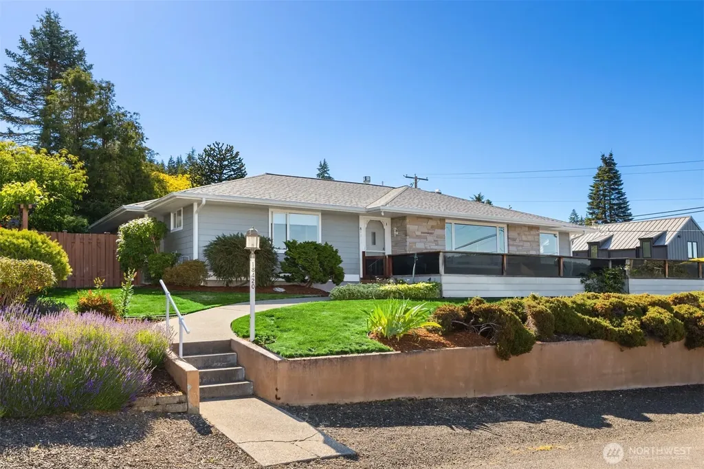 18420 Torgeson Avenue NE Poulsbo WA 98370