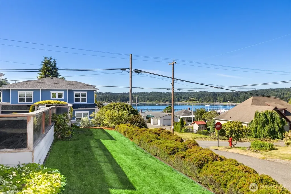 18420 Torgeson Avenue NE Poulsbo WA 98370