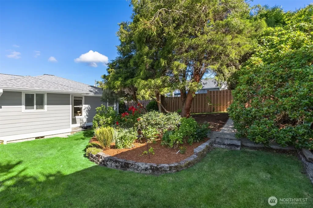 18420 Torgeson Avenue NE Poulsbo WA 98370