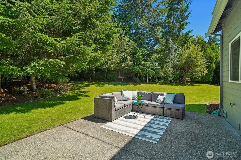 7333 N Creek Loop Gig Harbor WA 98335
