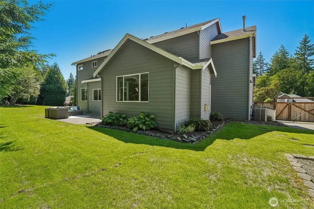 7333 N Creek Loop Gig Harbor WA 98335