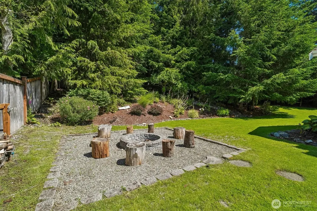 7333 N Creek Loop Gig Harbor WA 98335