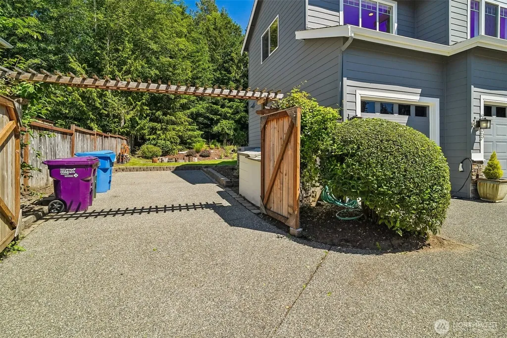 7333 N Creek Loop Gig Harbor WA 98335