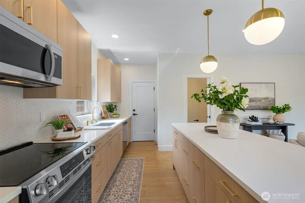 10053 8th Avenue NW Seattle WA 98177