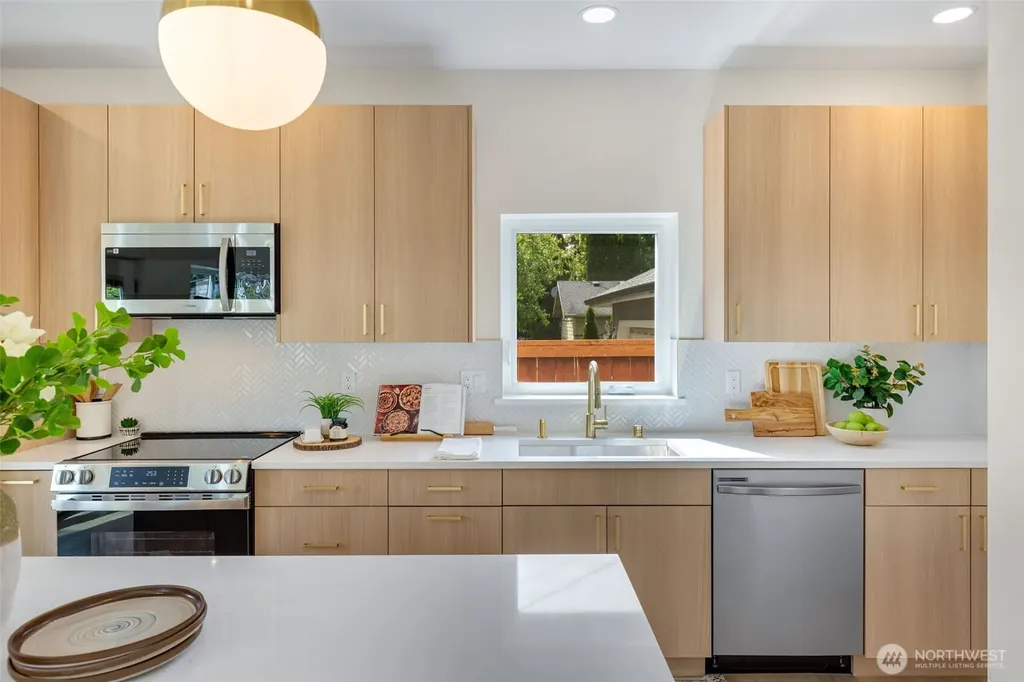 10053 8th Avenue NW Seattle WA 98177