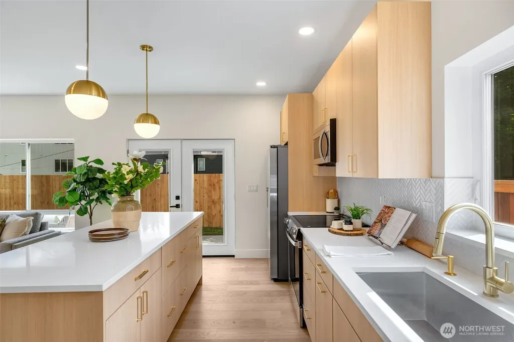 10053 8th Avenue NW Seattle WA 98177